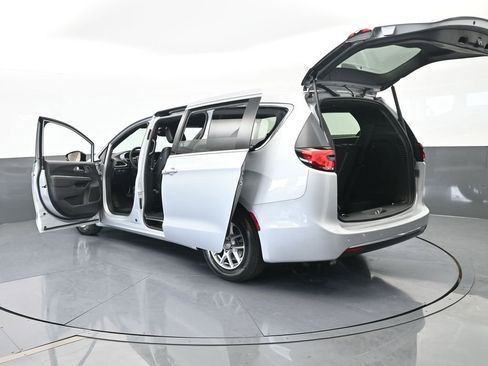 New 2026 Chrysler Pacifica Select image 73