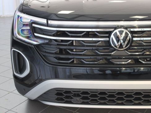 New 2026 Volkswagen Atlas Peak Edition AWD/4WD image 17