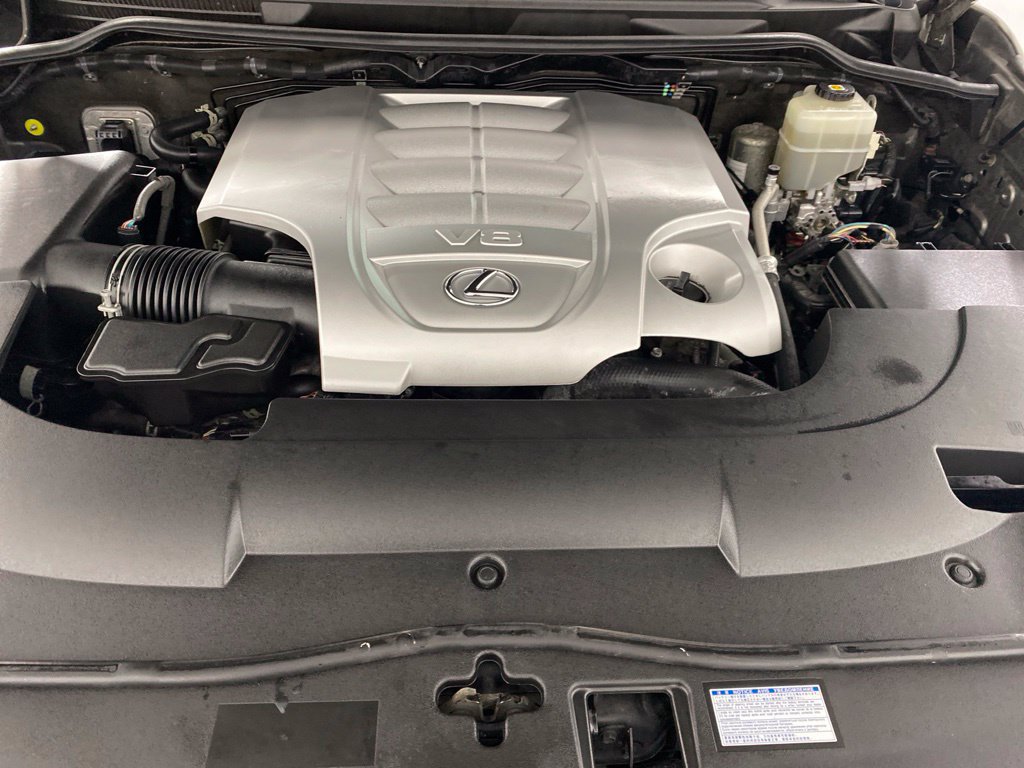 Used 2021 Lexus LX 570 4WD w/ Luxury Package image 36