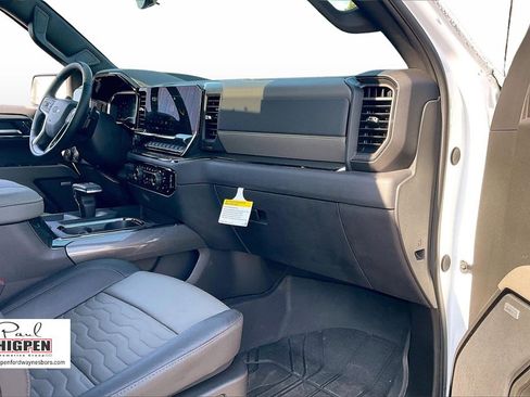 Used 2025 Chevrolet Silverado 1500 ZR2 w/ Technology Package image 16