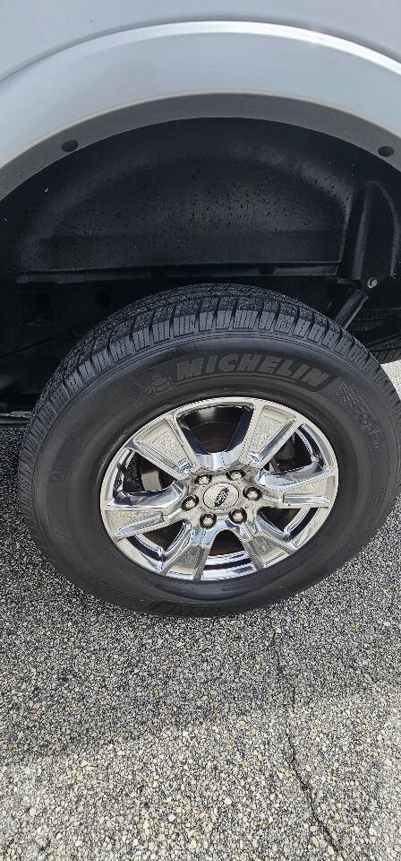Used 2017 Ford F150 Lariat w/ Equipment Group 502A Luxury AWD/4WD image 13