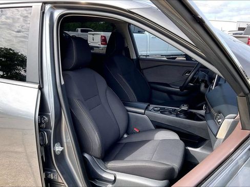 Used 2023 Nissan Rogue S AWD/4WD image 27