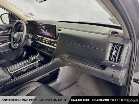 Certified 2026 Nissan Pathfinder SL FWD image 29