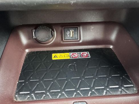 Used 2023 Toyota RAV4 Limited AWD/4WD image 29