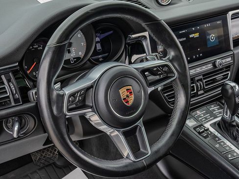Used 2020 Porsche Macan S image 24