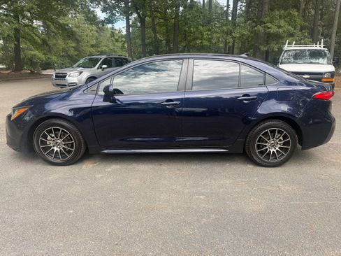 Used 2024 Toyota Corolla LE FWD image 1