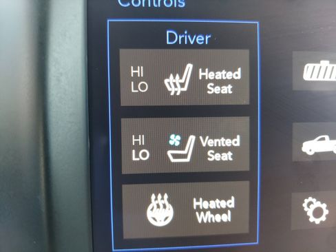 Used 2018 RAM 1500 Laramie w/ Convenience Group RWD image 25