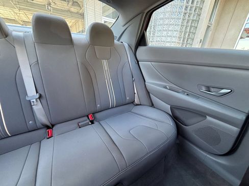 Used 2026 Hyundai Elantra Hybrid FWD image 37