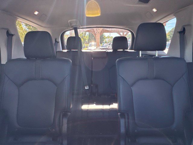 Used 2023 Honda Pilot Touring image 9