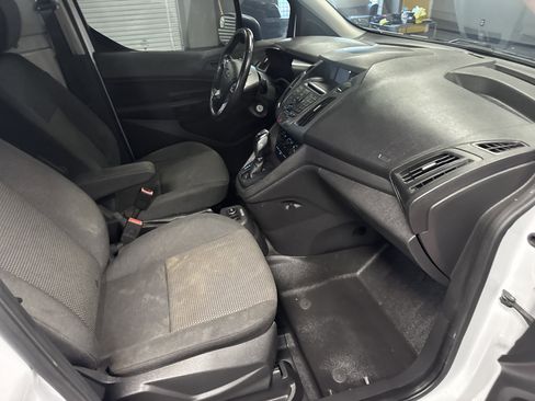 Used 2018 Ford Transit Connect XL image 13