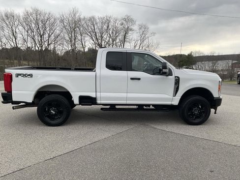 Used 2023 Ford F350 XL w/ FX4 Off-Road Package AWD/4WD image 6