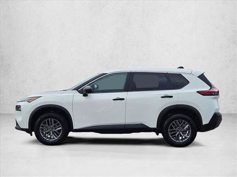 Used 2023 Nissan Rogue S FWD image 9