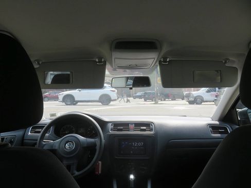 Used 2011 Volkswagen Jetta S FWD image 14