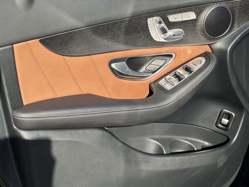 Certified 2021 Mercedes-Benz GLC 300 image 11