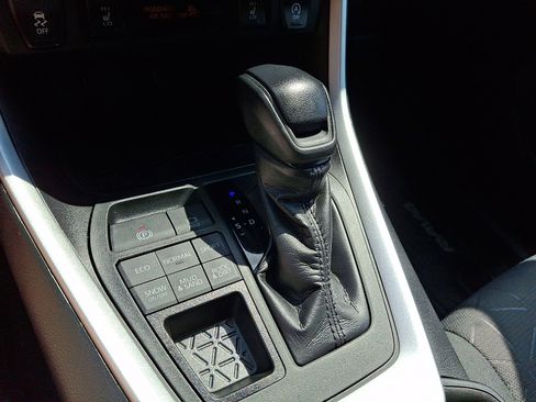 Used 2020 Toyota RAV4 XLE w/ Convenience Package image 22