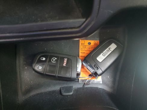 Used 2018 Jeep Renegade Sport w/ Power & Air Group FWD image 26