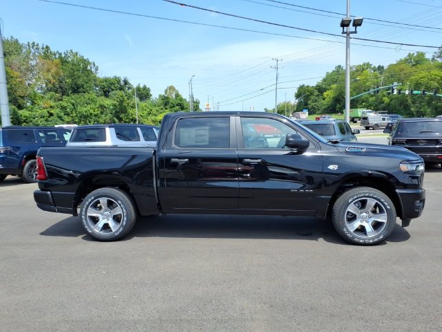 New 2026 RAM 1500 Express AWD/4WD image 2