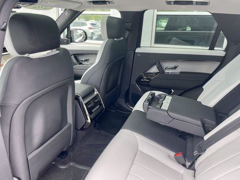 Used 2024 Land Rover Range Rover Sport SE AWD/4WD image 30