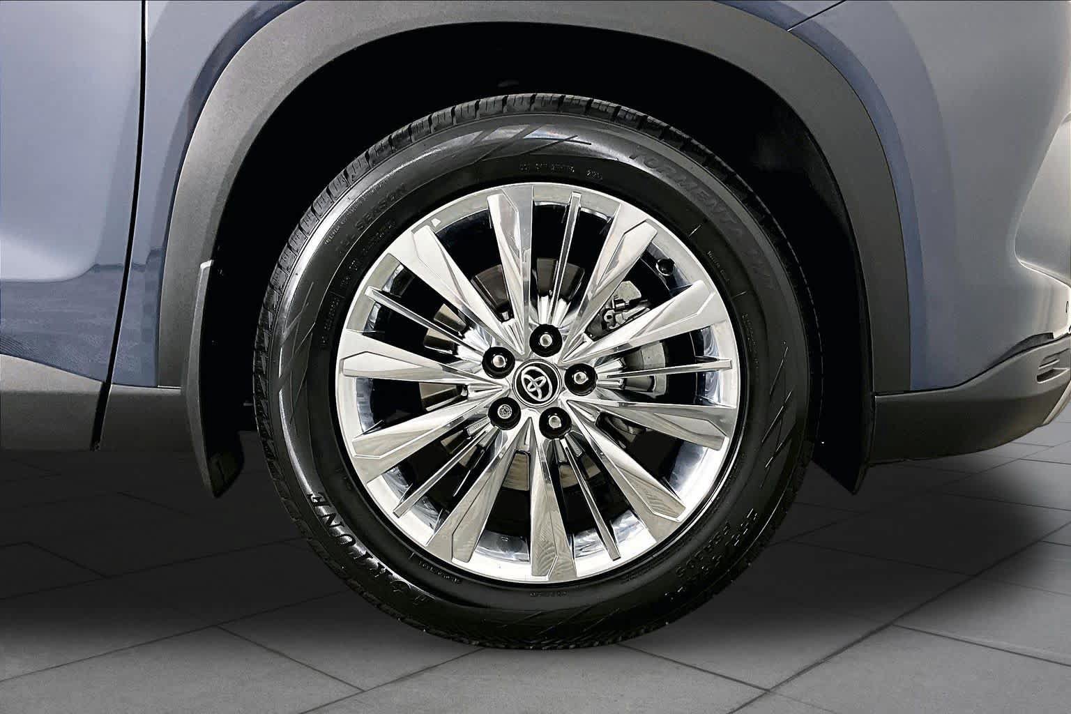 Used 2024 Toyota Grand Highlander AWD image 9