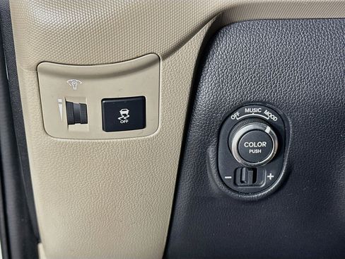 Used 2013 Kia Soul ! w/ Premium Pkg FWD image 17
