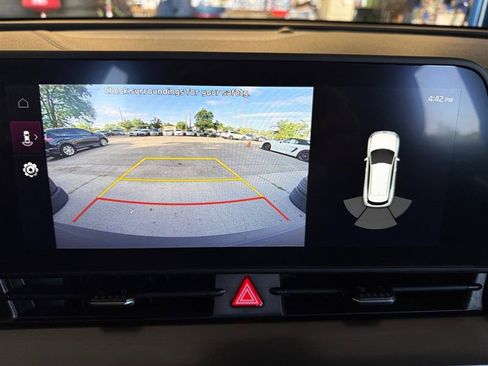 Used 2025 Kia Sportage EX FWD image 22