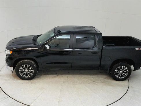 Used 2022 Chevrolet Silverado 1500 LT AWD/4WD image 24