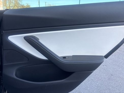 Used 2018 Tesla Model 3 Long Range image 13