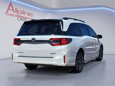 Used 2025 Honda Odyssey Touring image 5