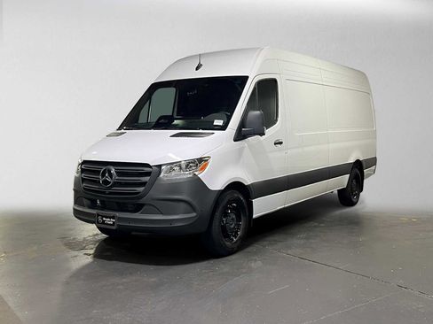 Used 2026 Mercedes-Benz Sprinter 2500 image 7