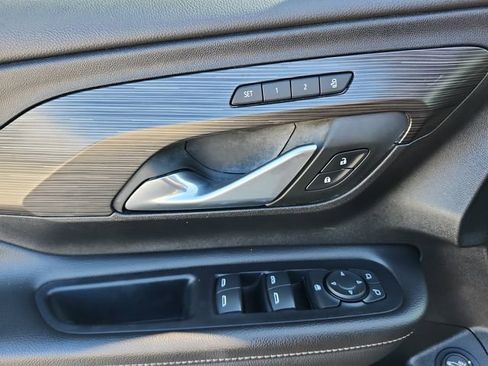 Certified 2023 GMC Terrain SLT image 34