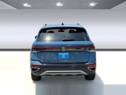 New 2026 Volkswagen Taos SE FWD image 10