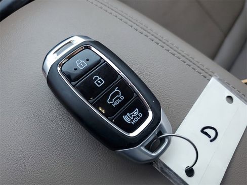 Used 2020 Hyundai Santa Fe Limited image 37