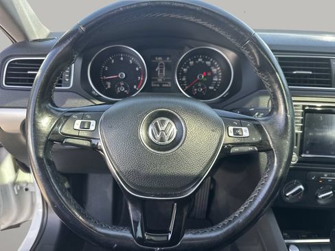 Used 2018 Volkswagen Jetta SE FWD image 15