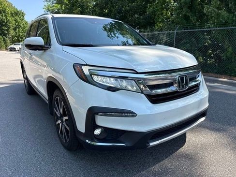 Used 2019 Honda Pilot Touring image 3