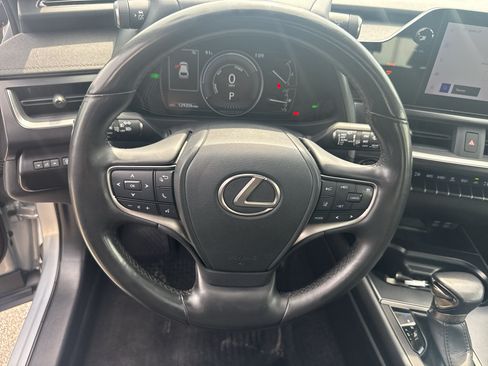 Used 2023 Lexus UX 250h F Sport AWD/4WD image 17