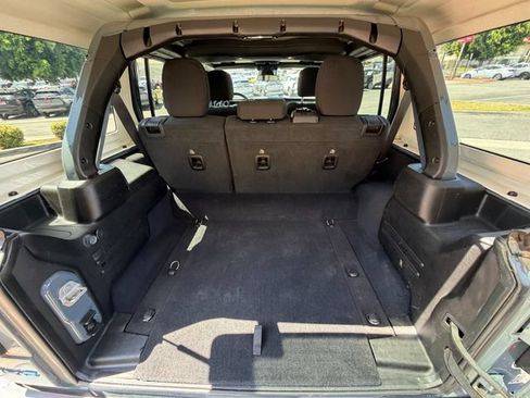 Used 2024 Jeep Wrangler Unlimited Rubicon 4xe AWD/4WD image 9
