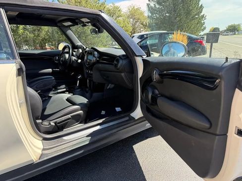 Used 2019 MINI Cooper S w/ Signature Upholstery Package FWD image 27