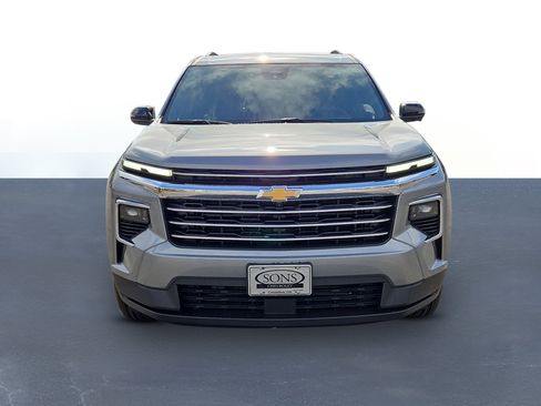 New 2026 Chevrolet Traverse LT w/ Driver Confidence Package image 2