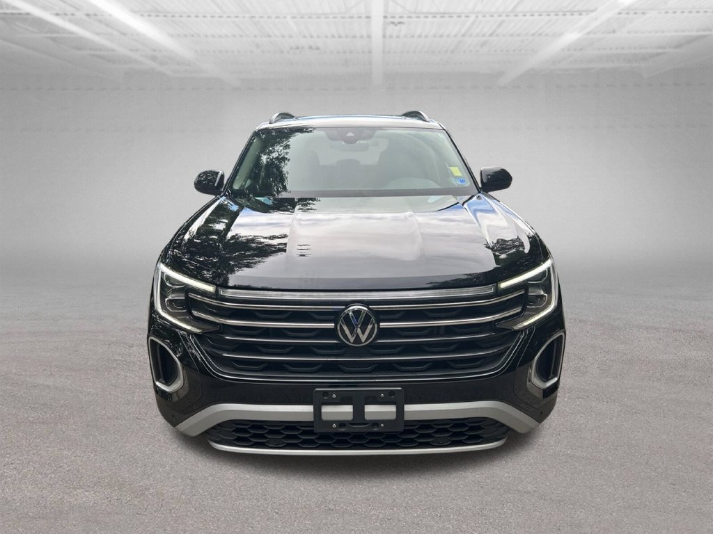 Used 2024 Volkswagen Atlas Peak Edition SE AWD/4WD image 8