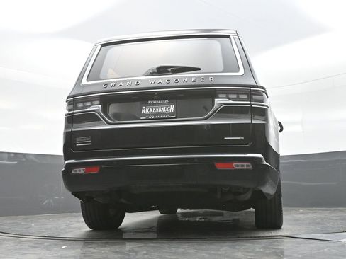 Used 2023 Jeep Grand Wagoneer Series III image 32