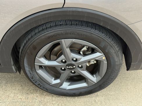 Used 2025 Kia K4 FWD image 30
