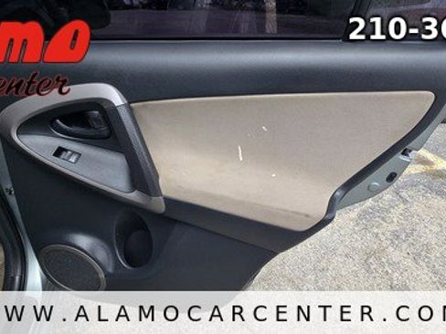 Used 2006 Toyota RAV4 Limited image 24