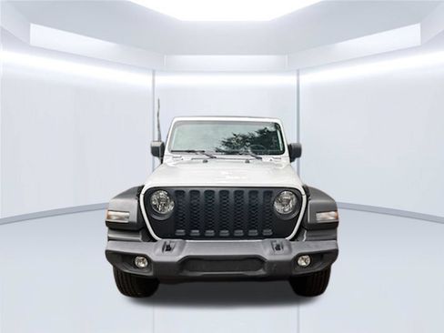 Used 2022 Jeep Gladiator Sport w/ Trailer Tow Package AWD/4WD image 4