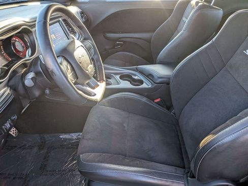 Used 2022 Dodge Challenger SRT Hellcat RWD image 17