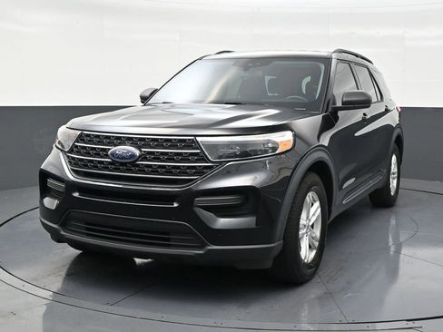 Used 2021 Ford Explorer XLT RWD image 8