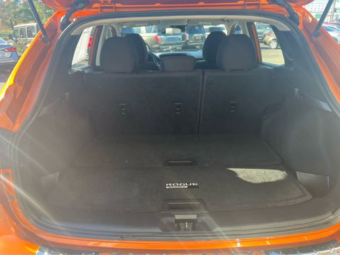 Used 2022 Nissan Rogue Sport SV image 11