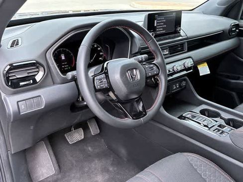 Certified 2025 Honda Pilot Sport image 2