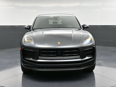 Certified 2025 Porsche Macan AWD/4WD image 11
