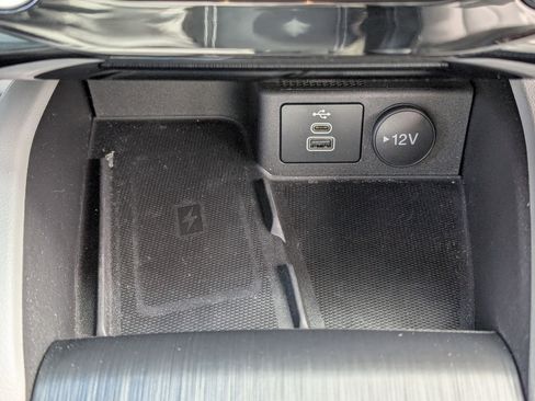 Used 2025 Ford Escape Platinum w/ Premium Technology Package image 26