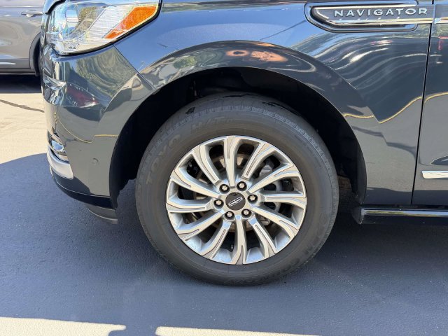 Certified 2022 Lincoln Navigator 4WD image 6